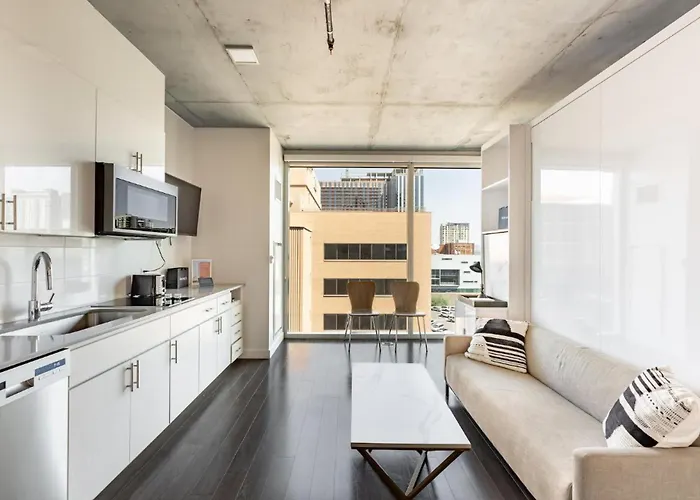 Apartment Boulevard Highrise Stu Sky Pool Gym 38 *