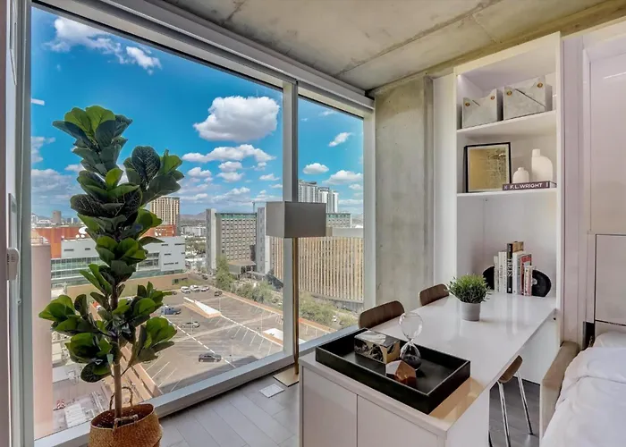 Apartment Boulevard Highrise Stu Sky Pool Gym 38
