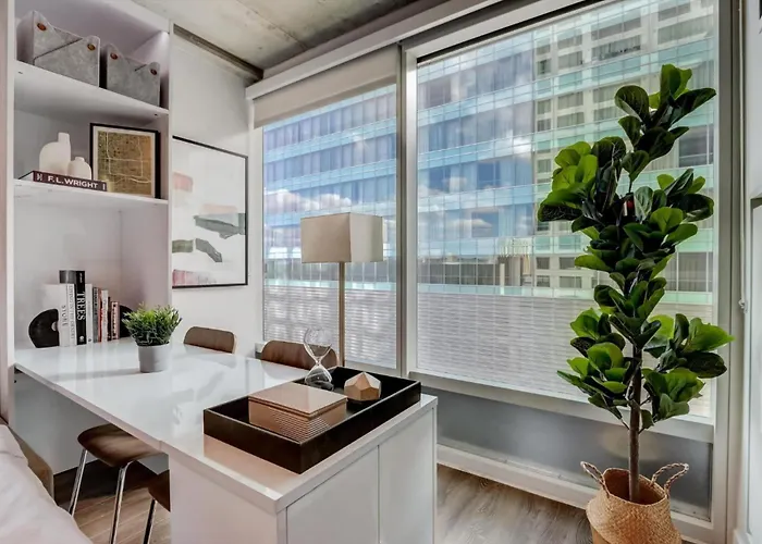 Boulevard Highrise Stu Sky Pool Gym 38 Apartment *
